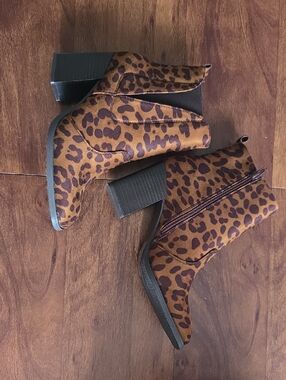 Pierre Dumas Leopard Print Mid Heel Ankle Boots - Brown Sz 8